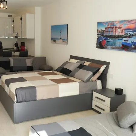 Homega - Center New דירה